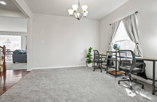 Palm Maison | Firepit - Foosball - King Suite - 500Mbps - Office