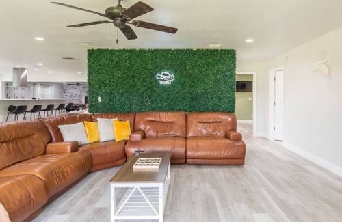 DeLand Appartement | Deland Hideaway: Firepit + Pool Table on 2 acres!