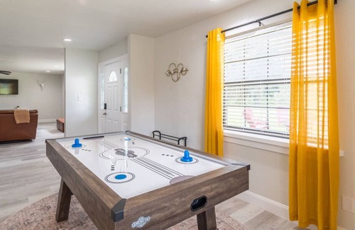 DeLand Appartement | Deland Hideaway: Firepit + Pool Table on 2 acres!