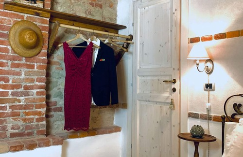 Gassino Torinese Lit Et Petit-Déjeuner | Fireplace Suite - country chic with heated hot tub in the garden
