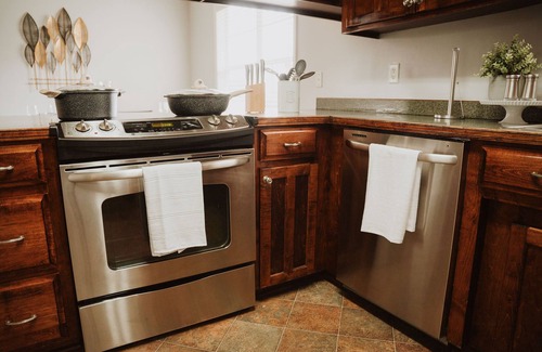 Warner Robins Maison | Fireside Haven~Midterm Stays~ Pet/Family Friendly!