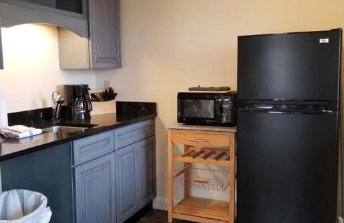 Edgecomb Appartement | First floor comfort and convenience Sheepscot Harbour Studio #207