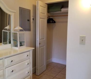 Edgecomb Appartement | First floor comfort and convenience Sheepscot Harbour Studio #207