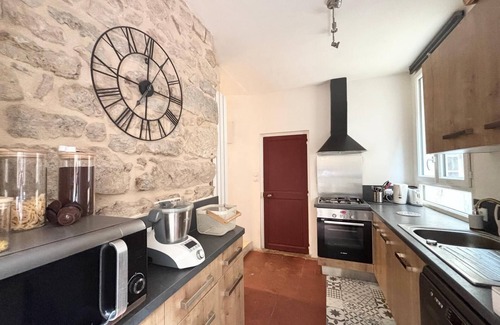 Avallon Appartement | F3 XVI Siècle au Centre-Ville au Rez-de-chaussée avec Cour