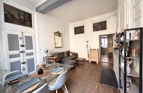 Avallon Appartement | F3 XVI Siècle au Centre-Ville au Rez-de-chaussée avec Cour
