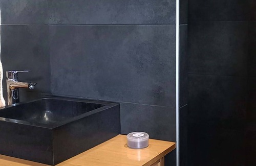 Angiens Lit Et Petit-Déjeuner | First floor room at "Maison Silleron" Breakfast included. 5*