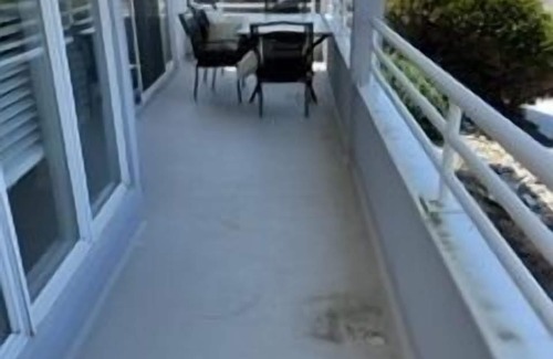 South End Copropriété | First floor three bedroom, two full bath unit two blocks from the beach