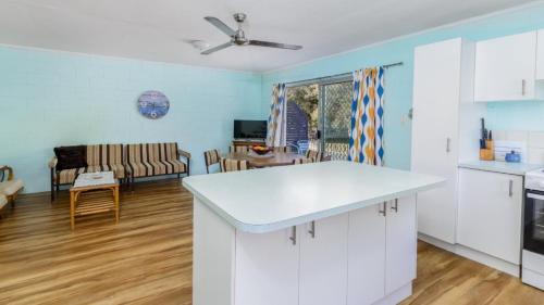 Bongaree Maison | First floor unit close to shops, park and waterfront!