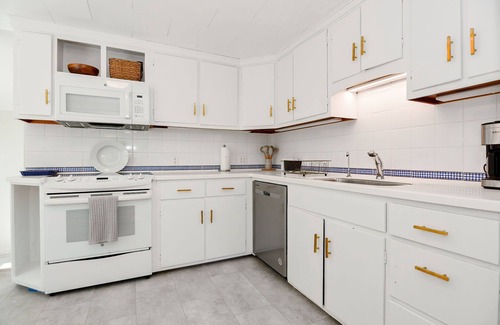 Rockport Maison | First Light: Long Beach Living