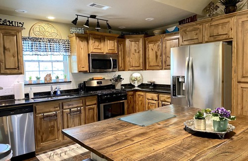 Grand Saline Cottage | 🏆HIGHLY POPULAR🏆, VIEWS, Journées commerciales, 1er lundi, Vignobles, Animaux domestiques