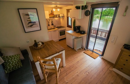 Detern Appartement | Fischerhütte - Ferienhof Am Birkensee, 55125