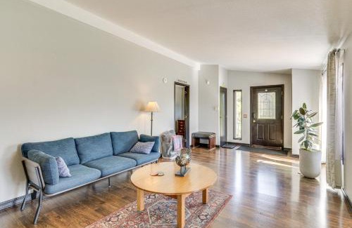 Longview Maison | Fish, Swim and Hike Waterfront Home in Longview!