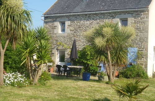 Saint-Pol-de-Leon Maison | MAISON DE PECHEUR AVEC ACCES DIRECT A LA MER AVEC JARDIN