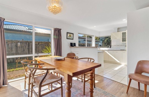 Bowentown Maison | Fisherman's Friend - Bowentown Holiday Home