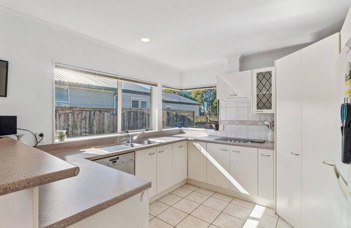 Bowentown Maison | Fisherman's Friend - Bowentown Holiday Home