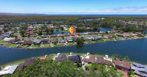 Sussex Inlet Maison | Fishermans Delight Waterfront