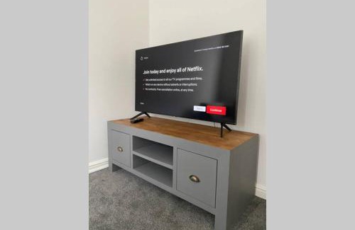 Grimsby Maison | "Fishermans House" By Greenstay Serviced Accommodation - Large 4 Bed House With Parking - The Perfect Choice For Contractors, Families & Mixed Groups