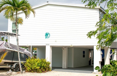 Breezeswept Beach Estates Maison | Fishermen's Dream: 3/2 Home on Excellent Boating Canal at Casa Palma