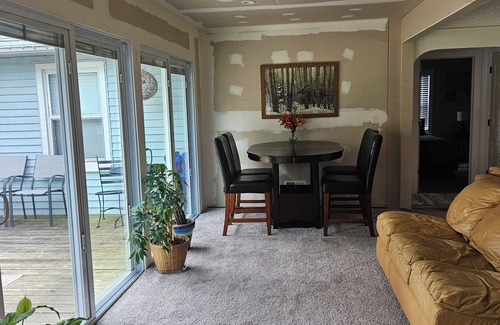Grosse Ile Maison | Fishing / Hunting / Boating - Dream Location -Boats Also Available For Rent