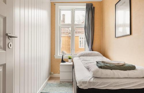 Sentrum Appartement | Fit For Two Families! 8 Bedrooms! 2 Bathrooms!