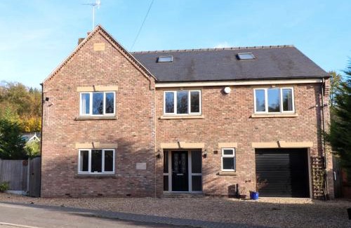 Chesterfield Maison | Five Acres