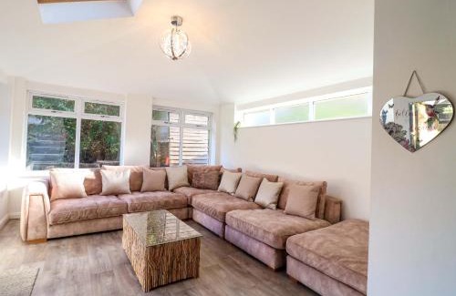 Chesterfield Maison | Five Acres
