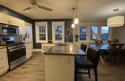 Narberth Maison | Five bedroom Main Line charmer with hot tub in Narberth. soon to be 6 BR 2.5 Bth