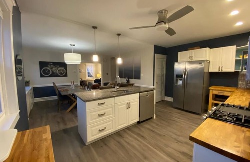 Narberth Maison | Five bedroom Main Line charmer with hot tub in Narberth. soon to be 6 BR 2.5 Bth