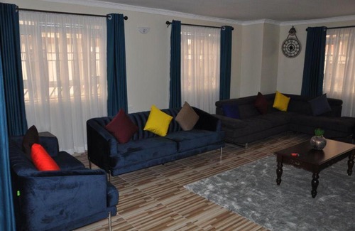 Central Province Villa | Five-Bedroom, all-ensuite Nest - MG's Mountain Nest