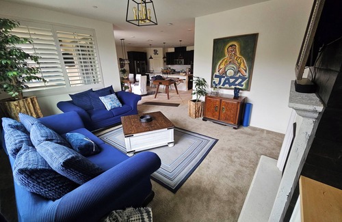 Sun City Maison | 5-bedroom vacation home 8 minutes from Menifee Lakes Golf Course