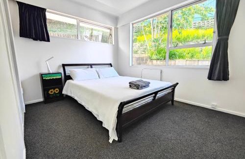 Johnsonville Appartement | five bedrooms and two living rooms property in Johnsonville Wellington