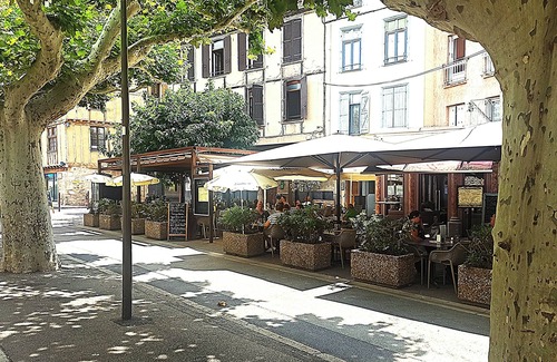 Prades Maison | Cinq minutes du centre ville, pool, bbq WiFi
