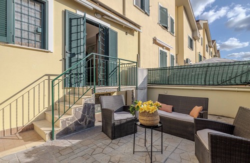 Rome Province Appartement | Five minutes away from the Lunghezza Castle court gardens serving the public