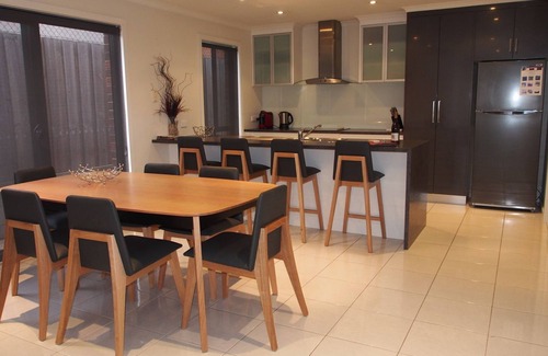 South Launceston Maison | Five55 Launceston, 11h check out, Wifi gratuit!
