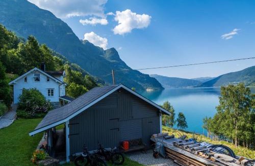 Luster Appartement | Fjord Cabin with Panoramic View & Private Balcony