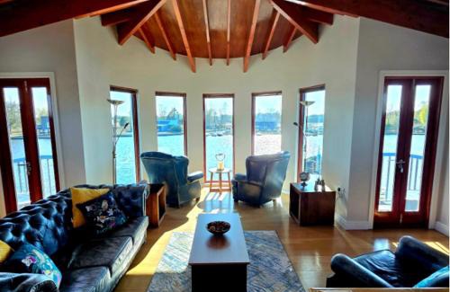 Brundall Maison | Flag House