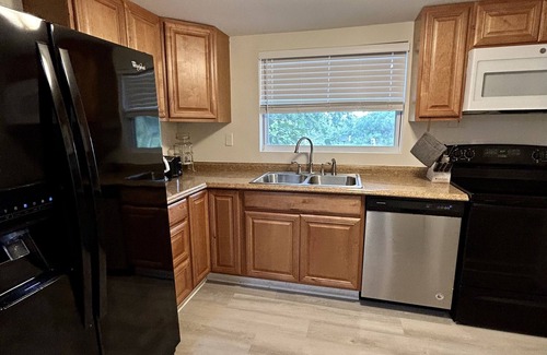 Summerland Key Cottage | FLAMINGO COTTAGE - Summer vacation Lobster and Fishing season- sleeps 4