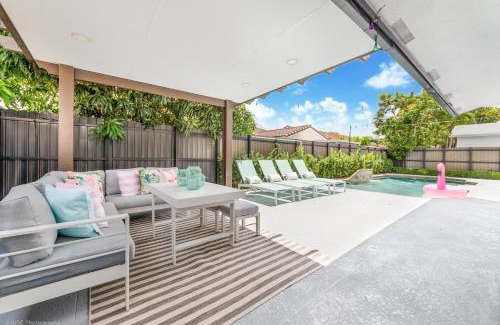 Richmond West Maison | Flamingo's Resort