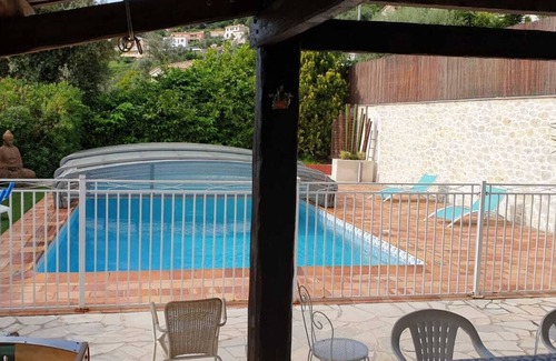 Falicon Appartement | INDEPENDANT ! 3 pieces en rez de jardin dans villa avec piscine