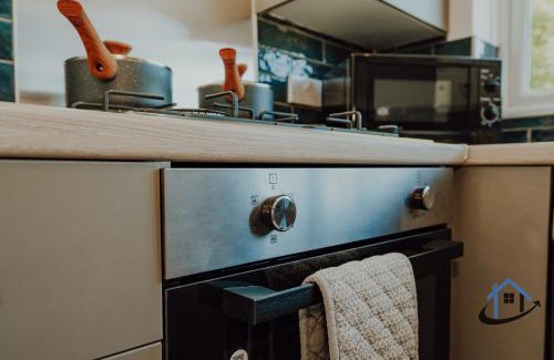 Cradley Appartement | FLAT 5 - Ground floor 2 bed apartment free parking sleeps 6