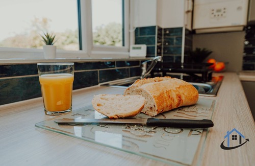 Cradley Appartement | FLAT 5 - Ground floor 2 bed apartment free parking sleeps 6