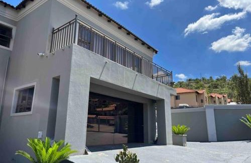 Rustenburg Appartement | Flat in Rustenburg