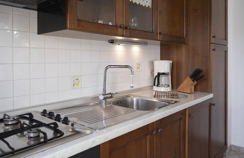 Poggi Appartement | Flat in villa with garden | Ap29