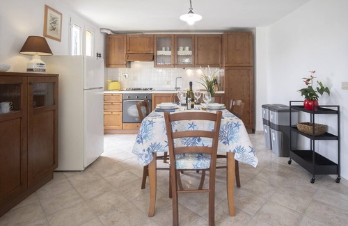 Poggi Appartement | Flat in villa with garden | Ap29