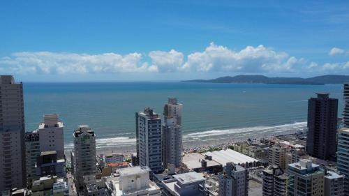 Andorinha Appartement | Flat no Coração de Meia Praia em Itapema