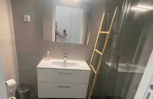 Tondela Appartement | Flat spacious and tidy - Close stadium + Wifi+ac