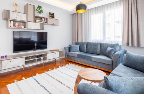 Bornova Appartement | Flat w Balcony 10 min to Forum Bornova and Metro