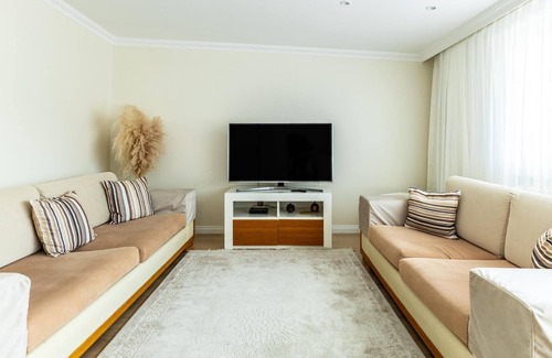 Sariyer Appartement | Flat w Balcony 5 min to Coast and Ferry in Sariyer