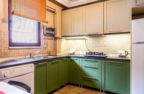 Sariyer Appartement | Flat w Bosphorus View, 15 min to Vadistanbul Mall