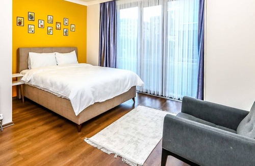 Sekerpinar Appartement | Flat with Balcony Close to SAW Airport and Viaport